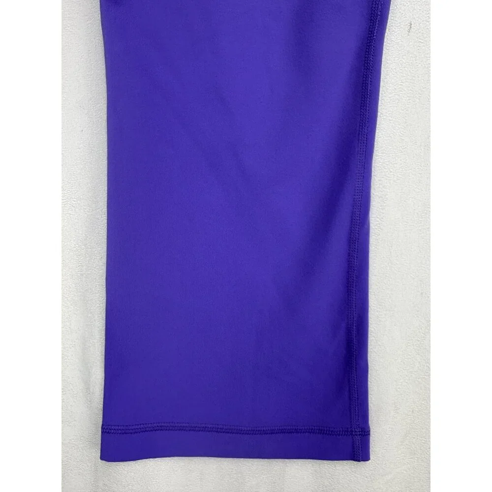 Lululemon Purple Cropped Capri Leggings Sz‎ 8